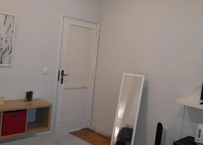 Suites Room 홈스테이 포르투